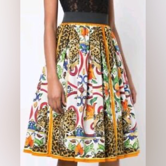 Dolce & Gabbana Leopard Print Skirt - Picture 2 of 4